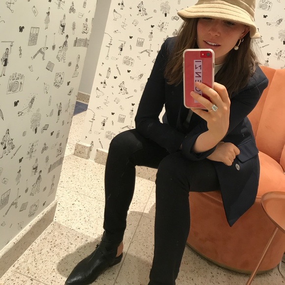 Meet your *new* Posher, Allison Vicenzi - Picture 5 of 8